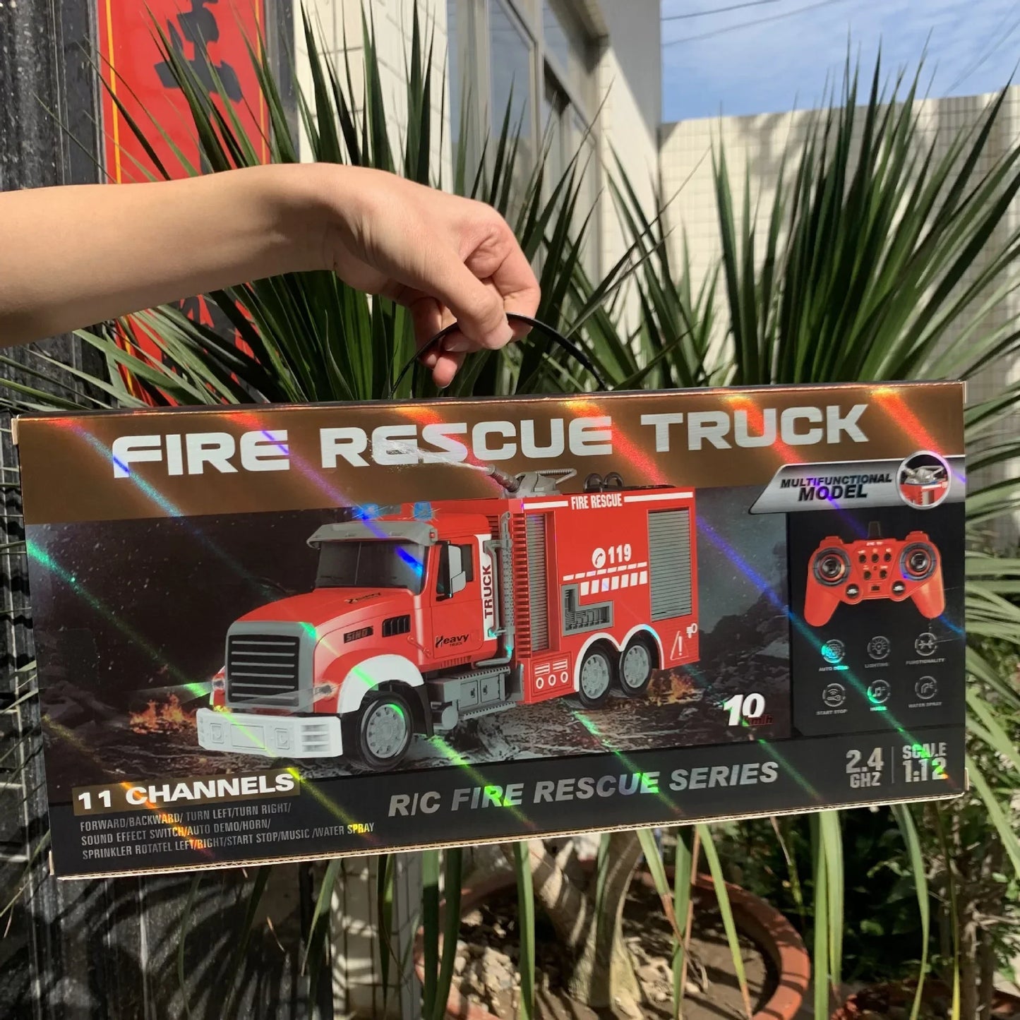 Rc Car Fire Engine Car 2.4G Remote Control Truck with Sound Lights Ladder Sprinkler Rescue Vehicle Kids Xmas Newyear Gift