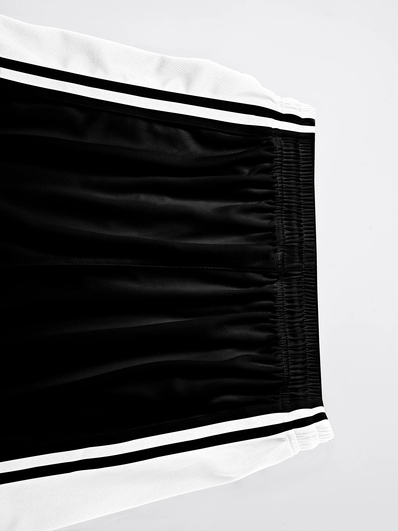 Men's summer shorts with black and white color-blocking, slightly elastic, loose, breathable, and casual sports shorts.